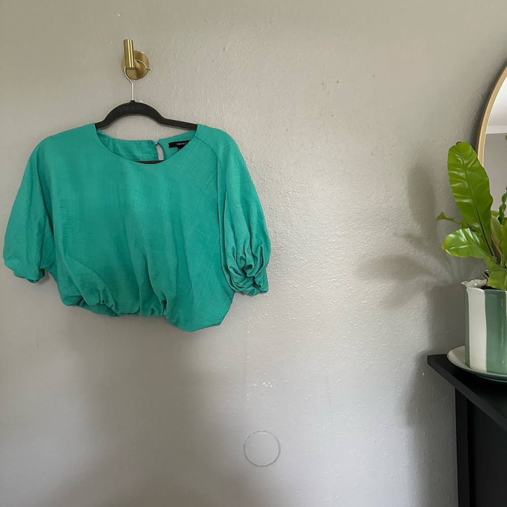 Cropped Bubble Top in Bright Turquoise